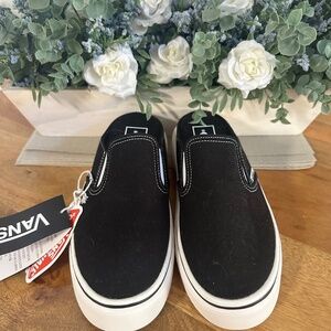 Vans mules - NWT